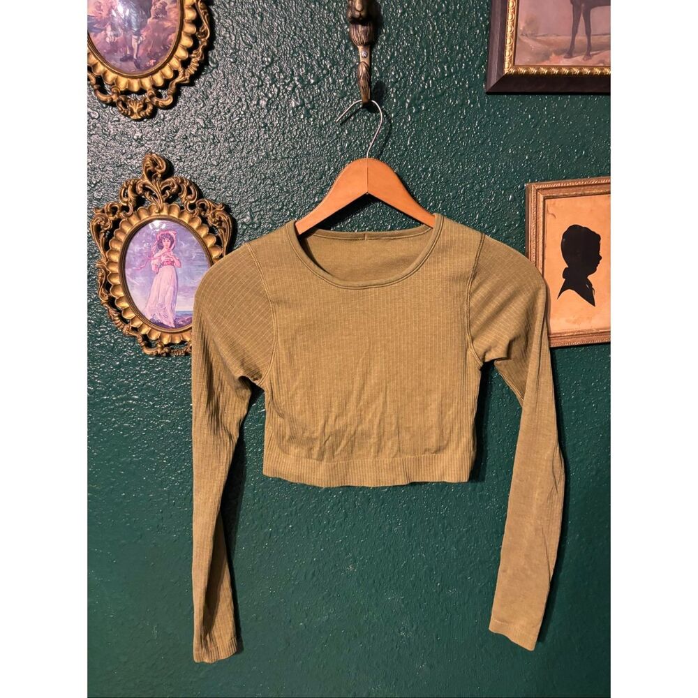 Lululemon Green Ribbed Ebb To Street Cropped Long Sleeve Sz 4 Padded